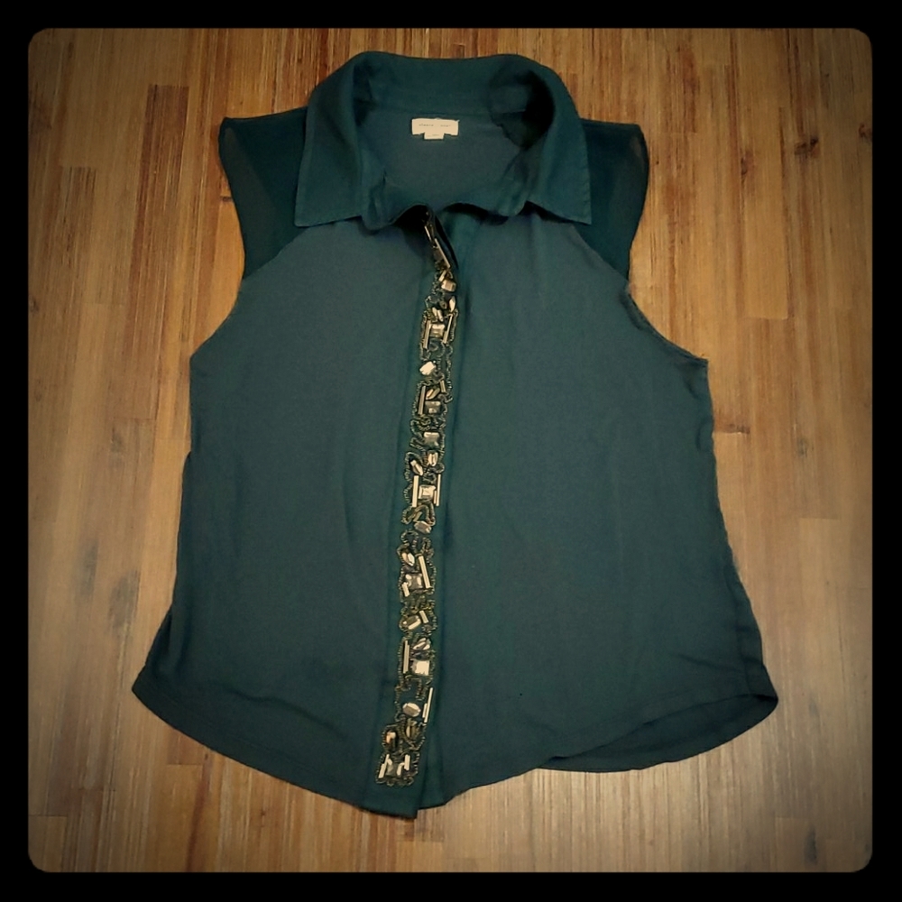 Women's Sleeveless Button Down